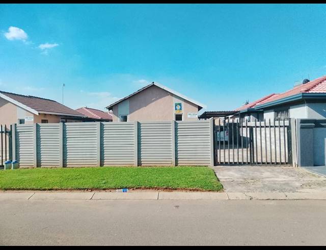 2 BEDROOM HOUSE FOR SALE IN WINDMILL PARK EXT